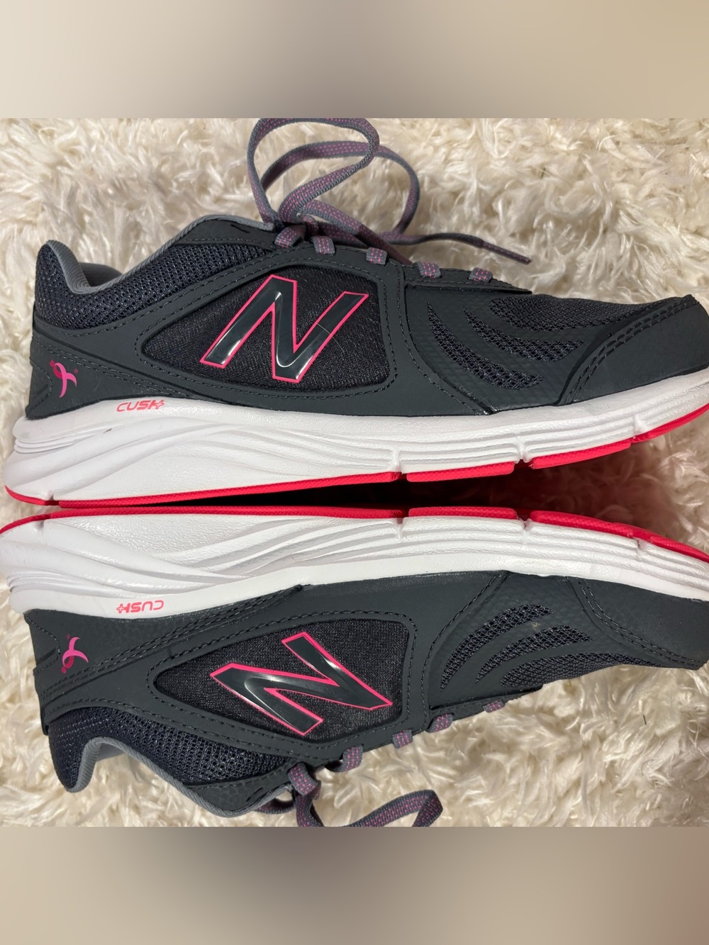 New Balance Women's Dark Gray and Hot Pink Athletic Sneakers-6.5